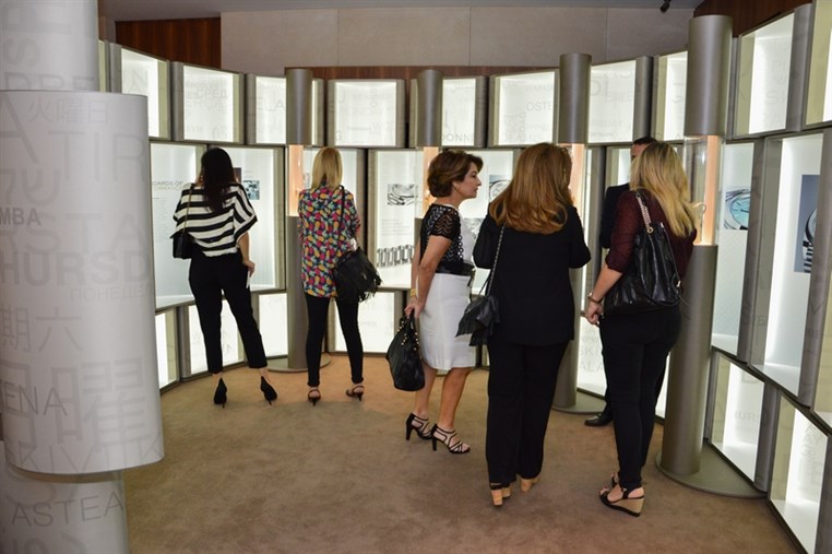 Platform Rolex Exhibition Day-Date 40